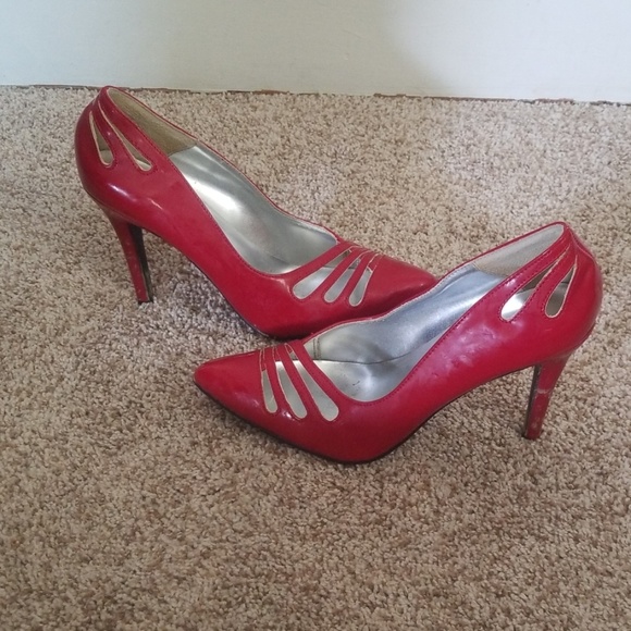 Heels - Picture 2 of 2